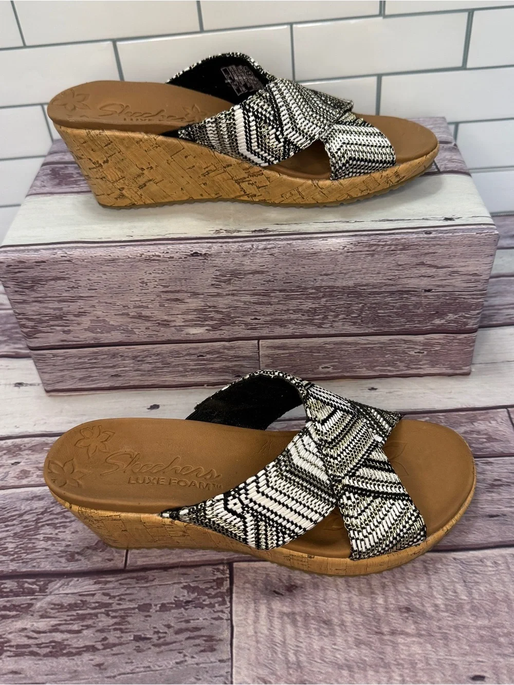 Skechers Women's Beverlee-Golden Palace Wedge Sandal size 6 - Picture 5 of 12